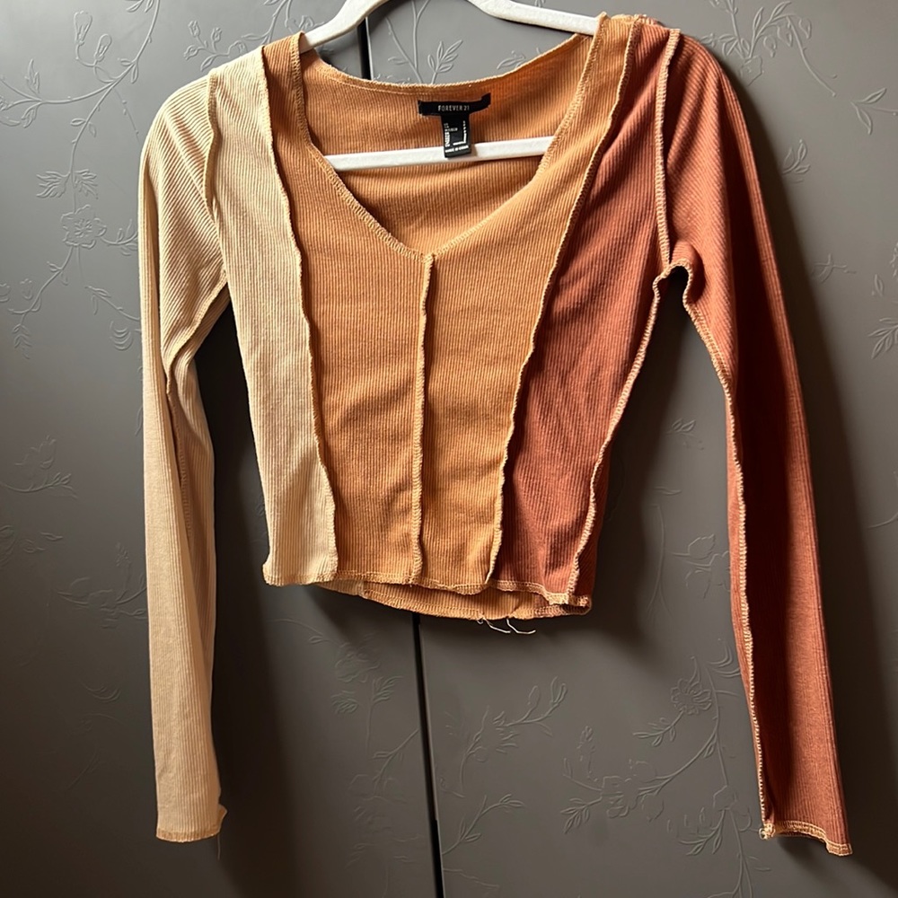 Forever 21 Long Sleeve V-Neck Low Shades of Brown Top Size S